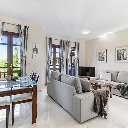 2 Bedroom Apartment Assia With Communal Pool, Aphrodite Hills Resort Kuklia Zewnętrze zdjęcie